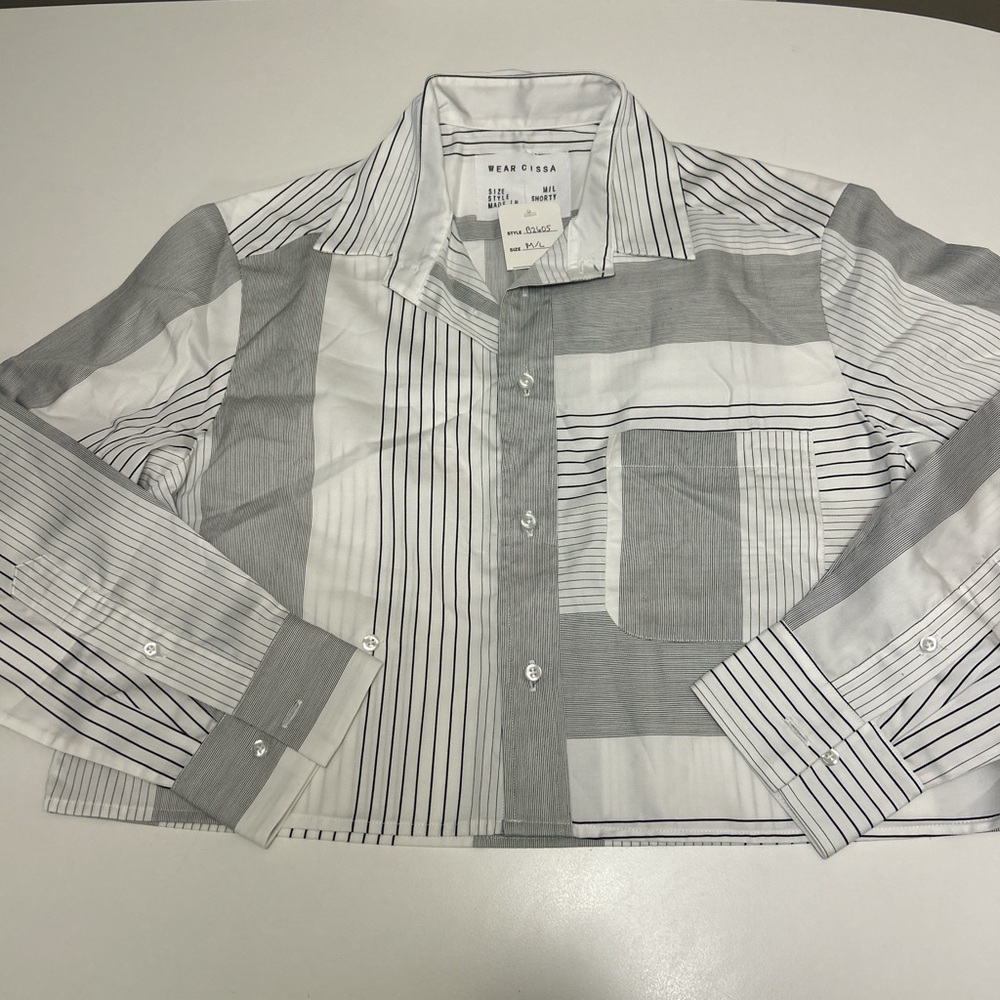 Wear Cissa women’s black white striped button-up shortly shirt size M/L NWT